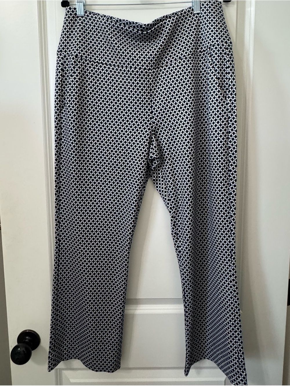 CAbi Mod Crop Navy and White pants, Women's Size Large - Picture 3 of 5